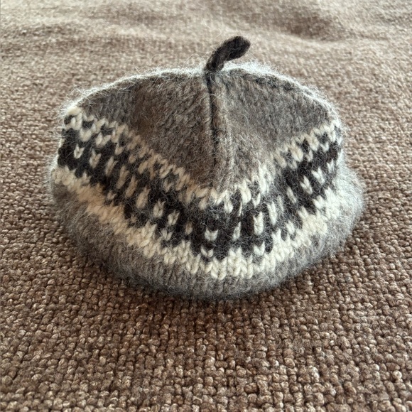 Vintage Woolen Cap - Picture 2 of 7